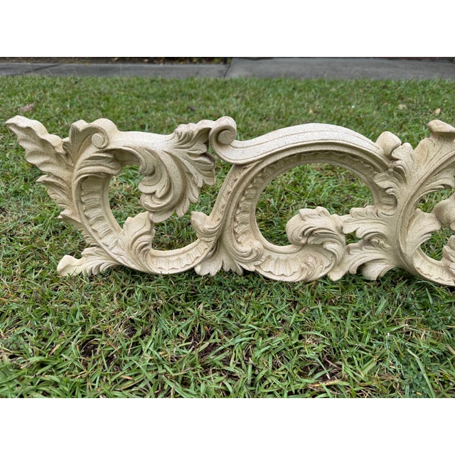 Cream 1970s Vintage 64 Inch Baroque Overdoor Wall Pediment Large Shell Scroll Frieze Header For Sale - Image 8 of 17