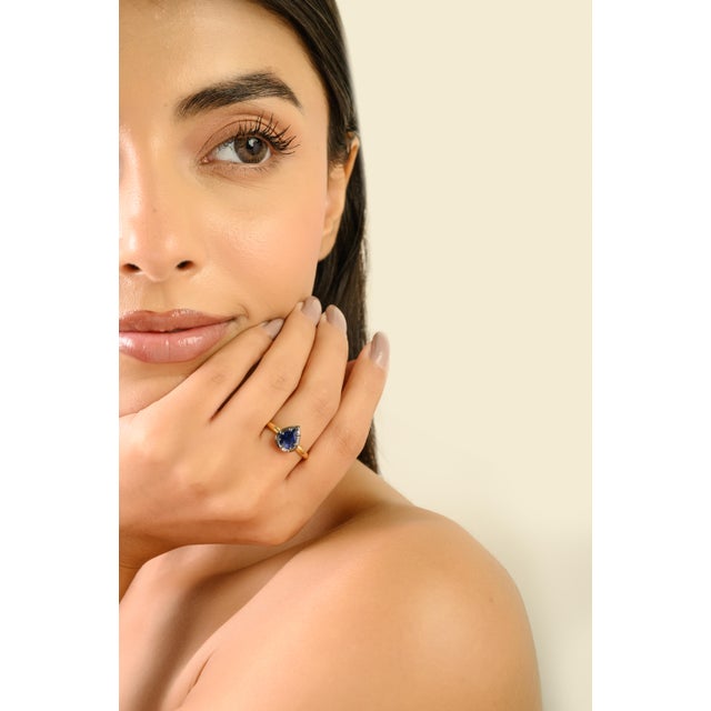 18k Gold Pear Cut Deep 1.52 Ct Blue Sapphire Art Deco Bezel Set Ring Size 6.5 For Sale - Image 4 of 16