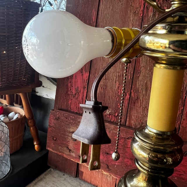 Vintage Brass Table Lamp With Dual Bulb Sockets & Pull Chains For Sale - Image 13 of 14