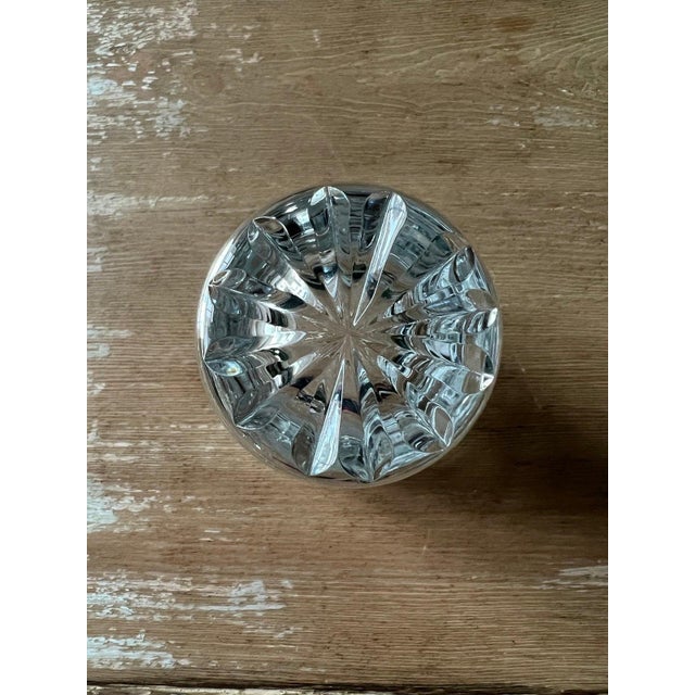 1960s Vintage German Lausitzer Lead Crystal Glass Flower Vase Dd50 - Grape Leaf For Sale In Nashville - Image 6 of 6