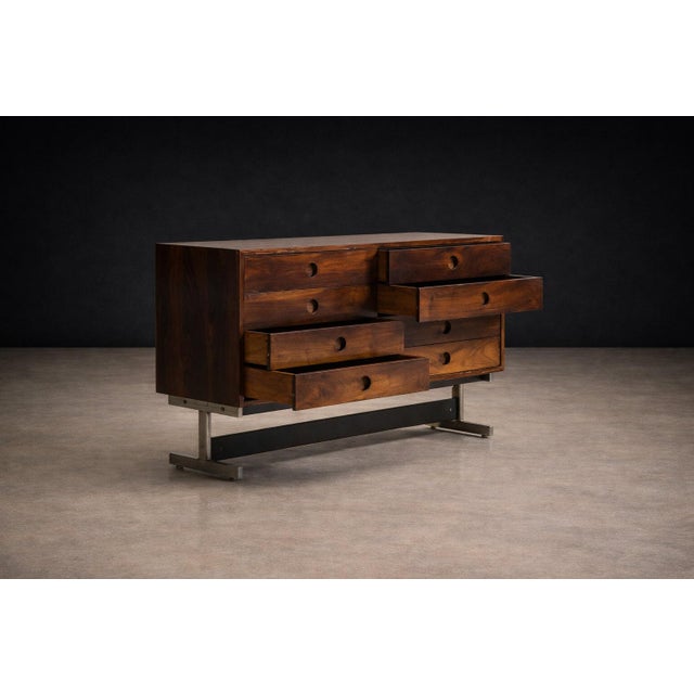 1960s Sérgio Rodrigues “Dalmo” Chest of Drawers in Rosewood and Chromed Steel — Oca, Brazil, c. 1960 - Lot 843 For Sale - Image 5 of 13