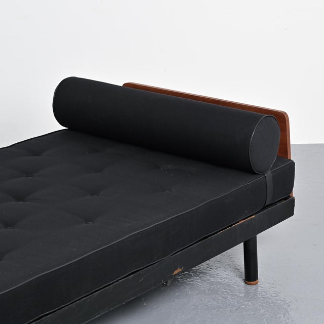 Metal Scal Bed by Jean Prouvé for Steph Simon, 1960s For Sale - Image 7 of 15