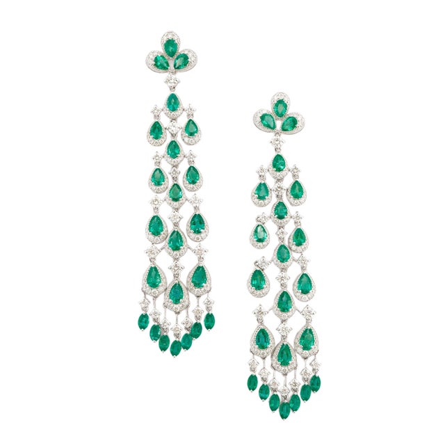 Natural diamond 2.49cts & emerald 5.67cts earring in 18k gold For Sale - Image 9 of 18