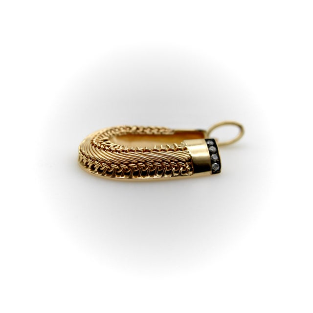 Victorian Late 19th Century Victorian 14k Gold Intricate Woven Wirework Horseshoe Pendant With Diamonds For Sale - Image 3 of 10