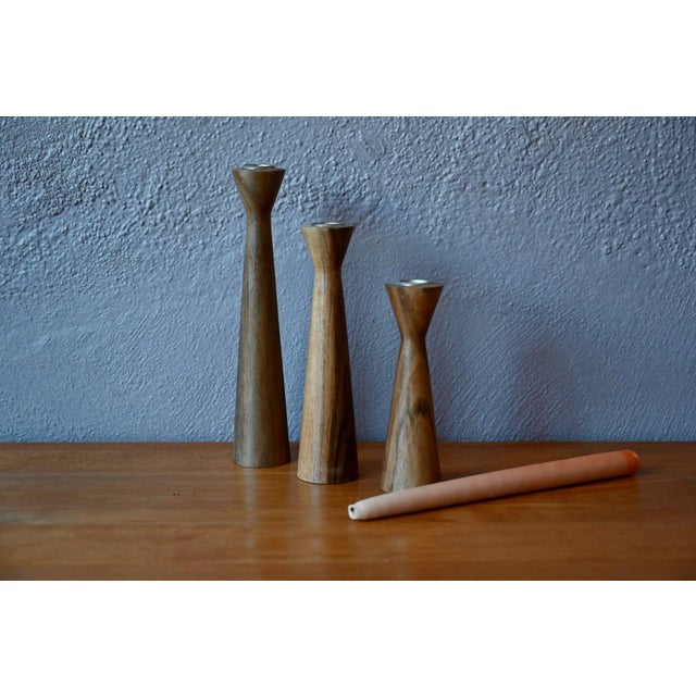 Scandinavian Turned Wooden Candlesticks, Denmark, 1960s, Set of 3 For Sale - Image 4 of 6