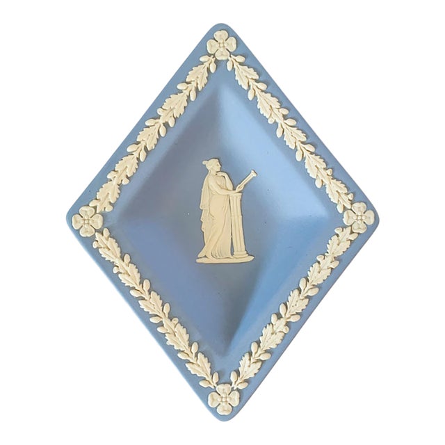 1960s Wedgwood Blue Jasperware Diamond Trinket Dish, Cream on Wedgewood Blue For Sale