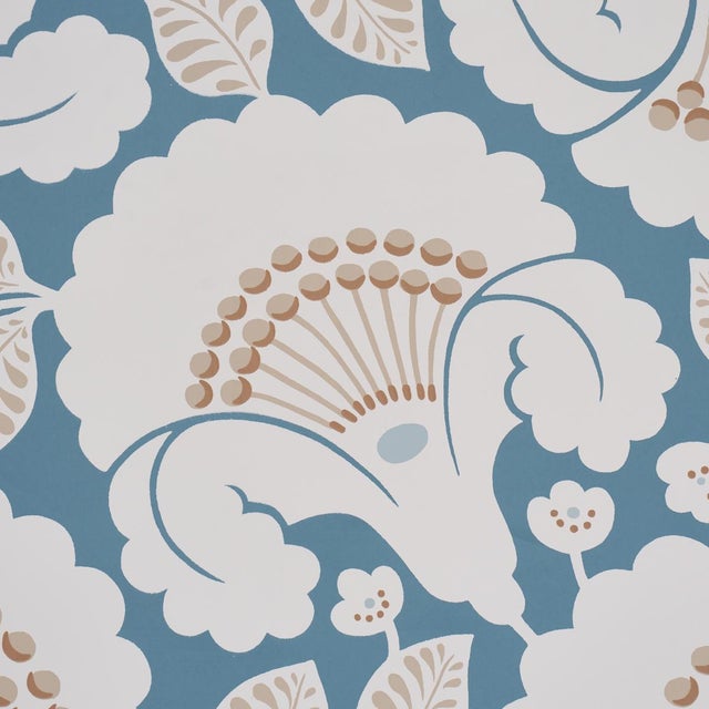 Traditional Schumacher Jackie Wallcovering In Indigo For Sale - Image 3 of 6