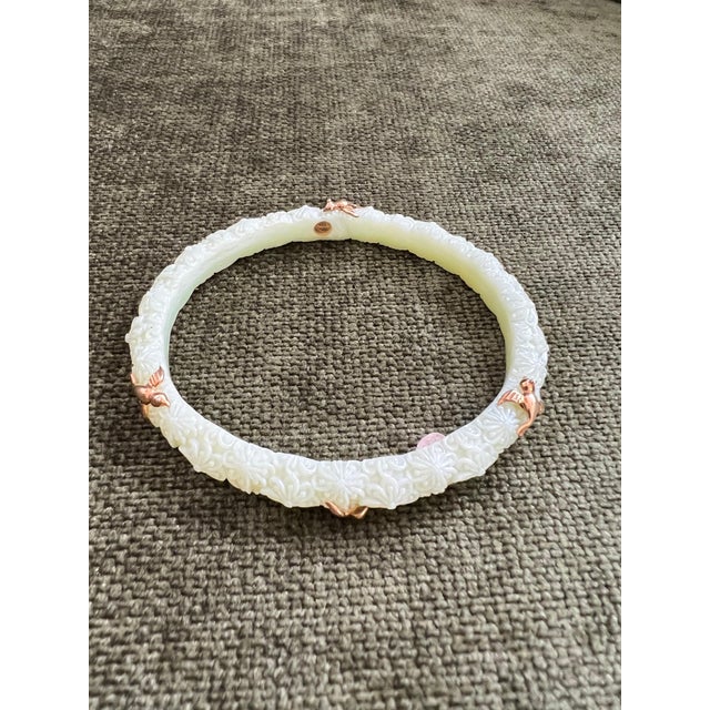 Art Nouveau Miriam Salat Flower Pattern Art Nou Bird Bangles In Resin & 18 K Gold, Silver For Sale - Image 3 of 18