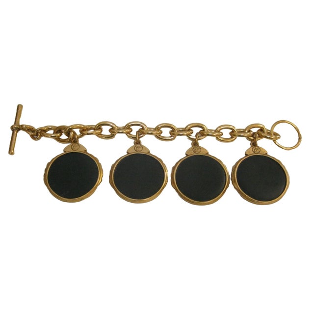 アクセサリー KARL LAGERFELD coin charm gold bracelet Vintage Karl Lagerfeld Large Signature 