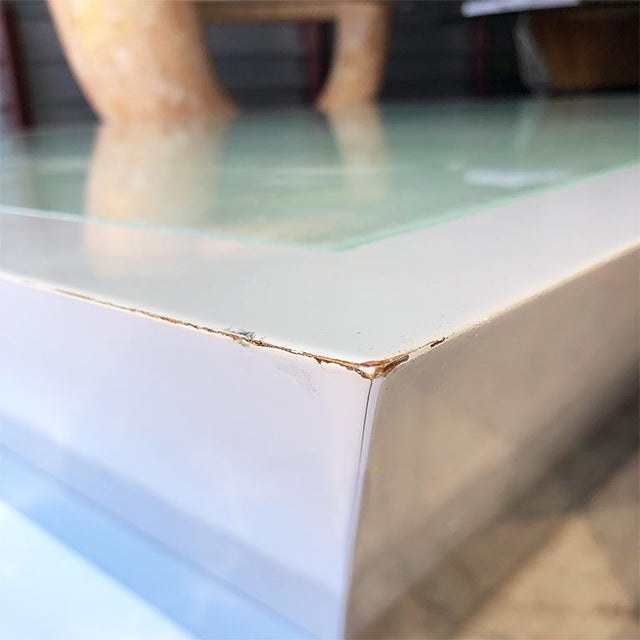 1970s Mid-Century Modern White Square Lacquered Coffee Table With Glass Top and Plinth Base by Directional For Sale - Image 10 of 12