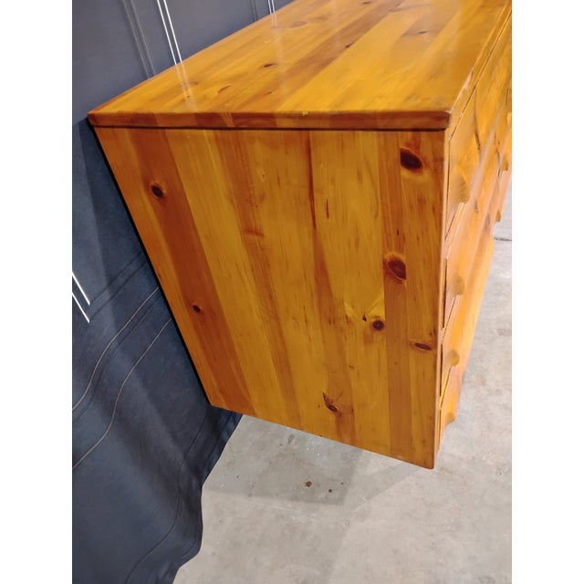 Cabin Mid 20th Century Franklin Shockey Rustic Lowboy Knotty Pine Dresser For Sale - Image 3 of 9