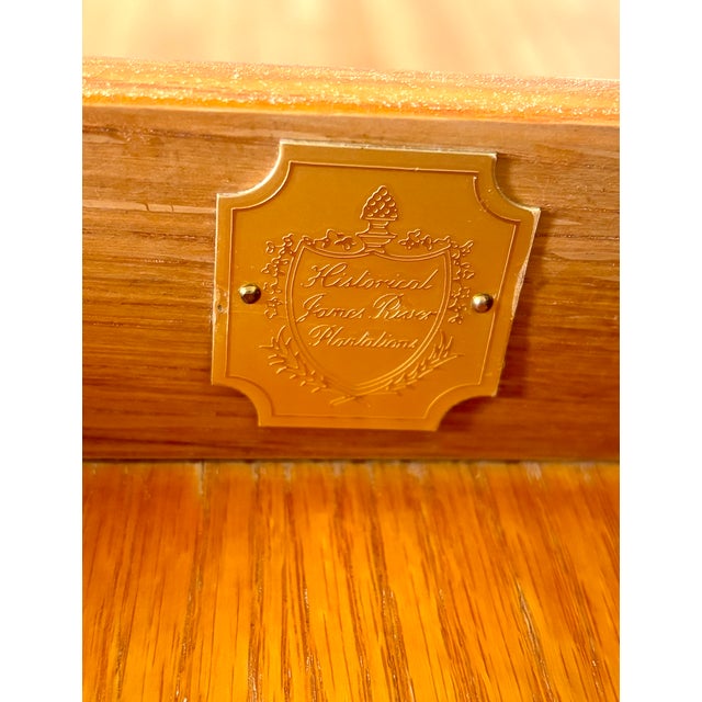 1990s Vintage 1992 Hickory Chair Mahogany Queen Anne Side Table For Sale - Image 5 of 11