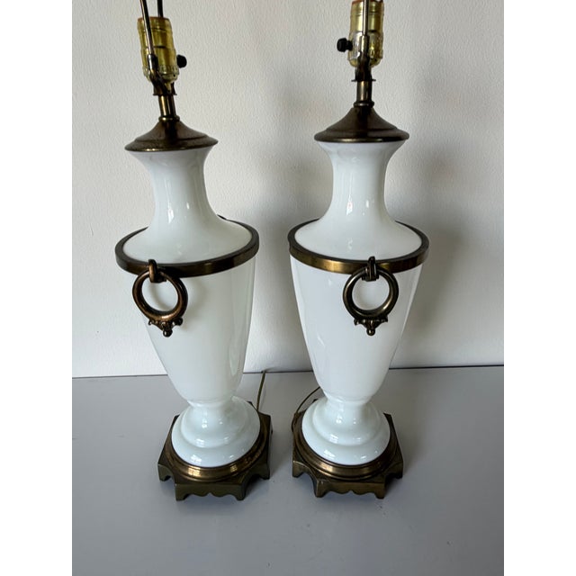 Vintage Paul Hanson French Neoclassical Style White Milk Glass Urn Table Lamps – A Pair For Sale - Image 13 of 13