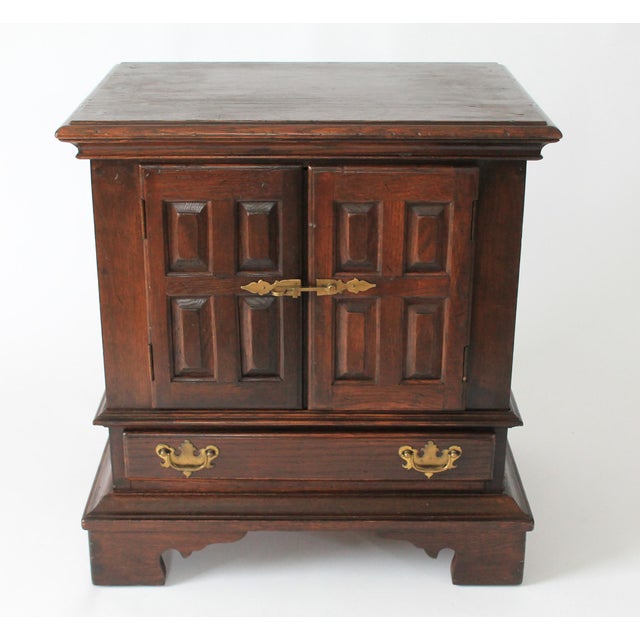 Cushman of Vermont Vintage Cushman Colonial End Table or Nightstand For Sale - Image 4 of 18