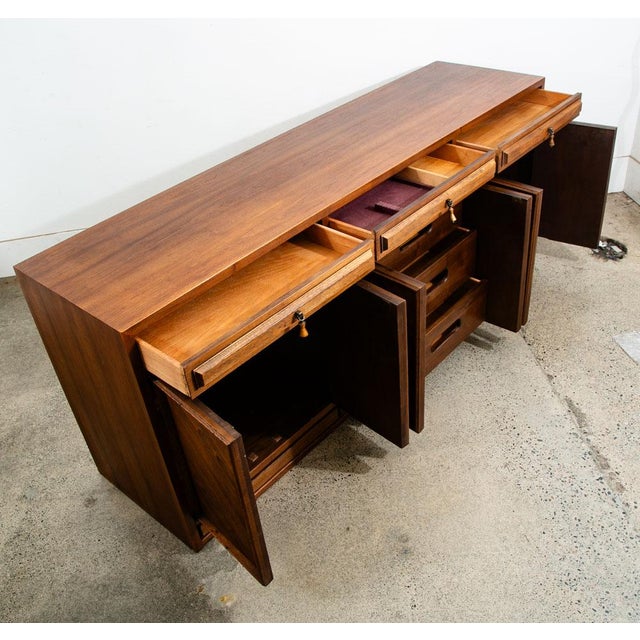 1960s 1960s Mid Century Modern Credenza Sideboard American Martinsville Walnut 6 Drawer MCM For Sale - Image 5 of 13