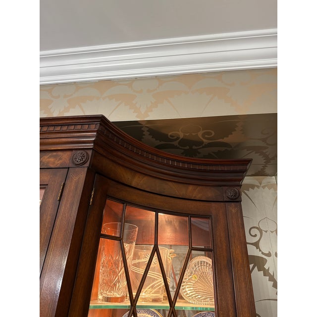 Henredon Mahogany Inlaid Flame Regency Breakfront China Display Cabinet For Sale - Image 6 of 12