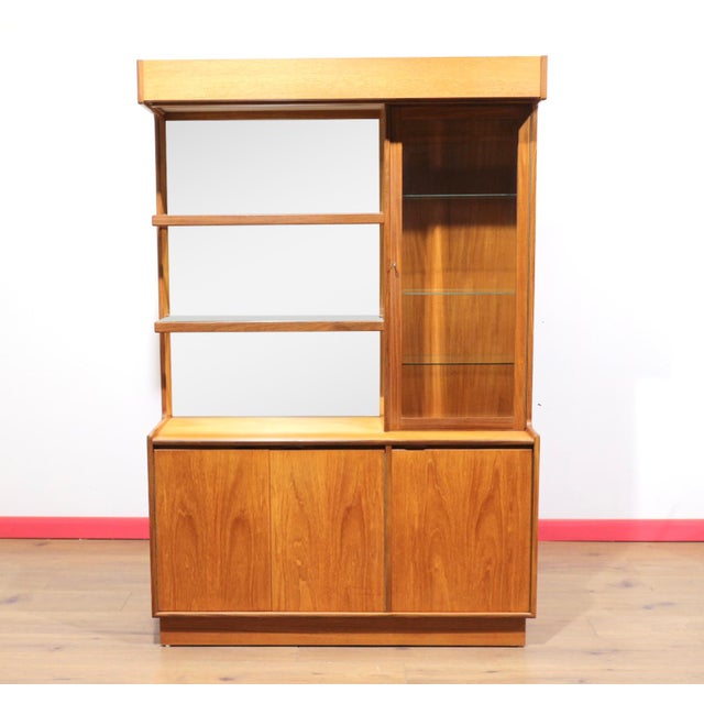 Brown Mid Century Modern Vintage Teak Display Dry Bar China Cabinet in the Style of Tunbridge Danish Style For Sale - Image 8 of 10