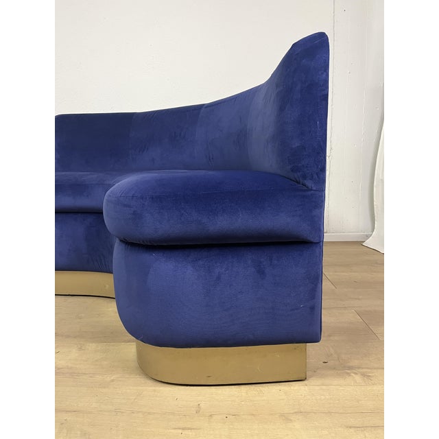 Curved Sofas in Blue Velvet with Brass Base, 1990s, Set of 2 For Sale - Image 3 of 9
