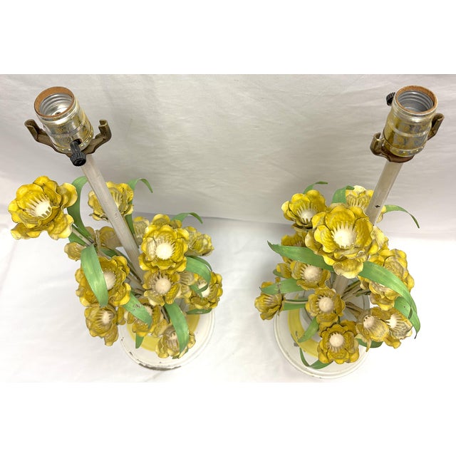 Vintage Italian Floral Painted Tole Table Lamps- A Pair For Sale In West Palm - Image 6 of 12