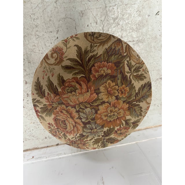 Wood Napoleon III Style Piano Stool in Walnut, 20th Century For Sale - Image 7 of 9