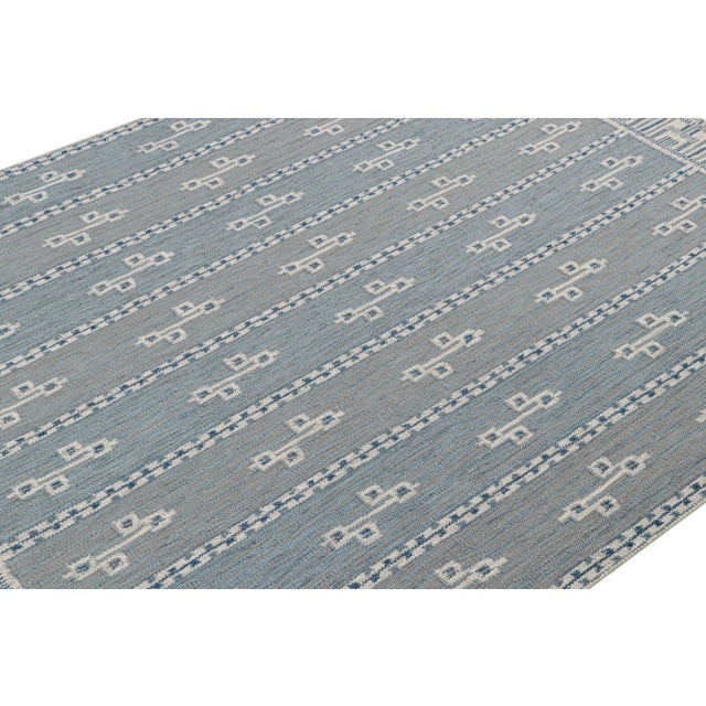 Looking for a custom size? For more information on customization capabilities, please reach out to custom@chairish.com....