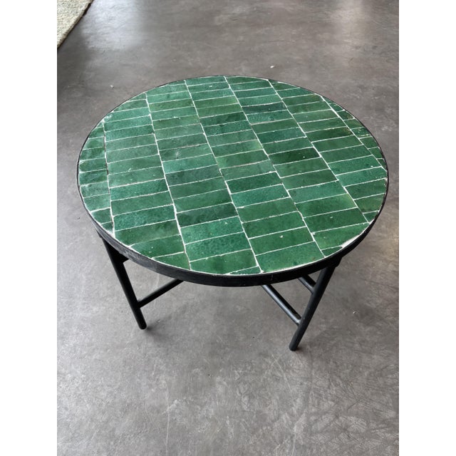 Early 21st Century Moroccan Emerald Green Zellige Round Coffee Table, 2010s For Sale - Image 5 of 5