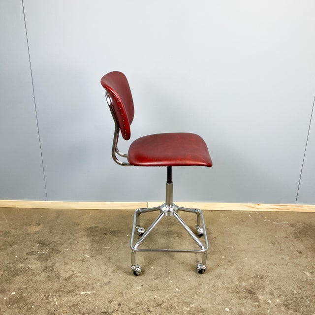 Swivel Chair in Chrome Frame and Faux Leather, 1960s For Sale - Image 4 of 11