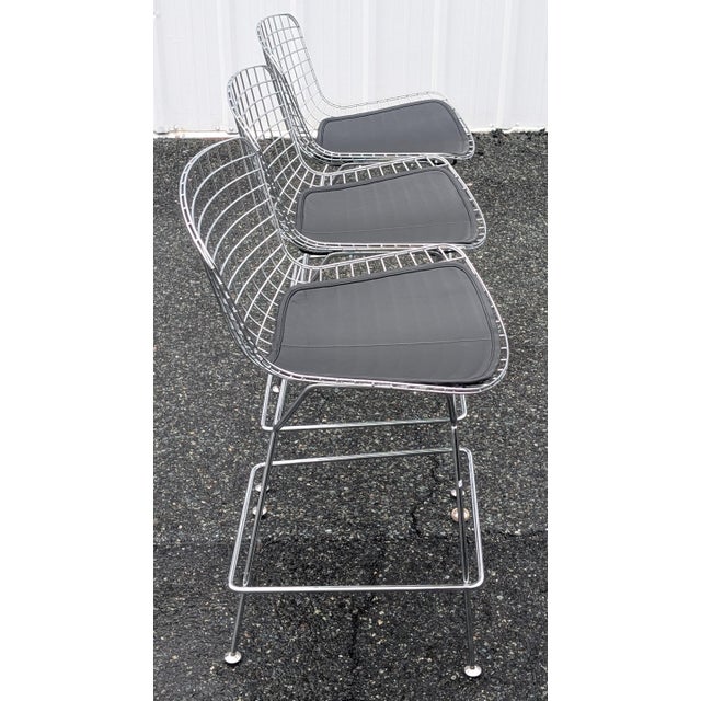 Mid 20th Century Mid Century Modern Harry Bertoia Style Chrome Wire Metal Bar Stool-Black For Sale - Image 5 of 18