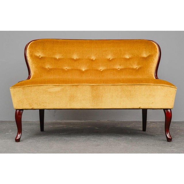 Mid-Century Sofa in Yellow For Sale - Image 15 of 18