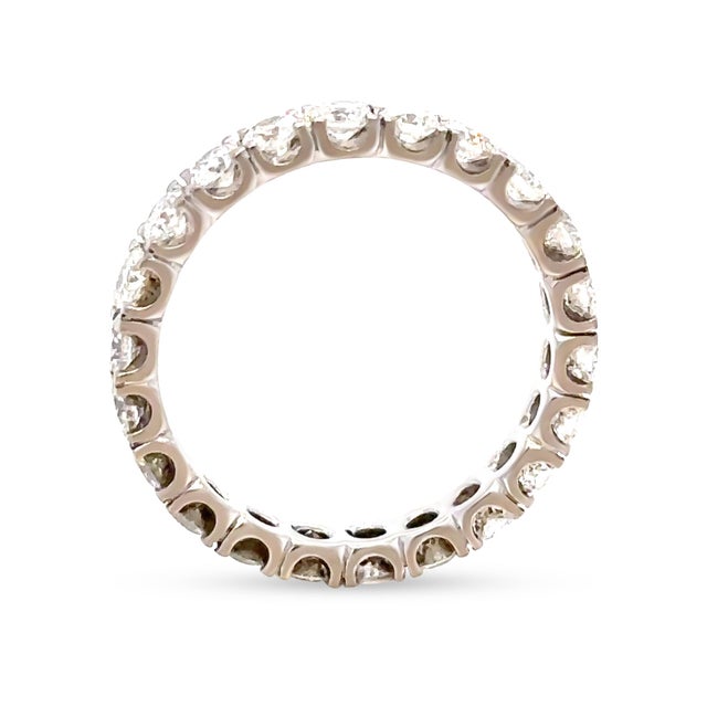 18ct White Gold Diamond Eternity Ring 1.76ct 3g, Size 6.5 For Sale - Image 6 of 7