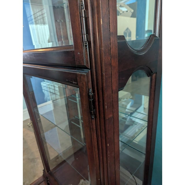 Wood 1980s Jasper Cabinet Company Cherry Curio Display Cabinet For Sale - Image 7 of 14