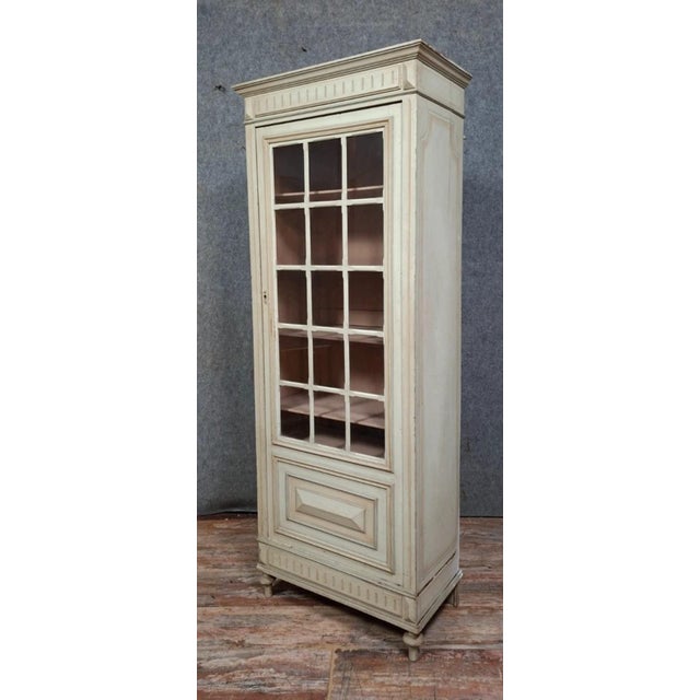 Early 20th Century Louis XVI Lacquered One-Door Display Cabinet For Sale - Image 5 of 10