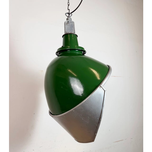 1960s Large Industrial British Green Enamel Factory Pendant Lamp from Benjamin, 1960s For Sale - Image 5 of 18
