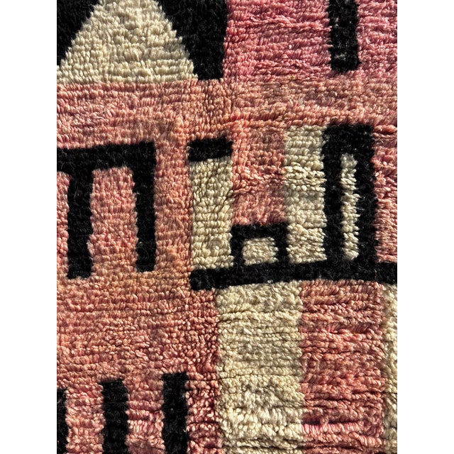 Moroccan Boujad Wool Rug, 1990 For Sale - Image 6 of 12