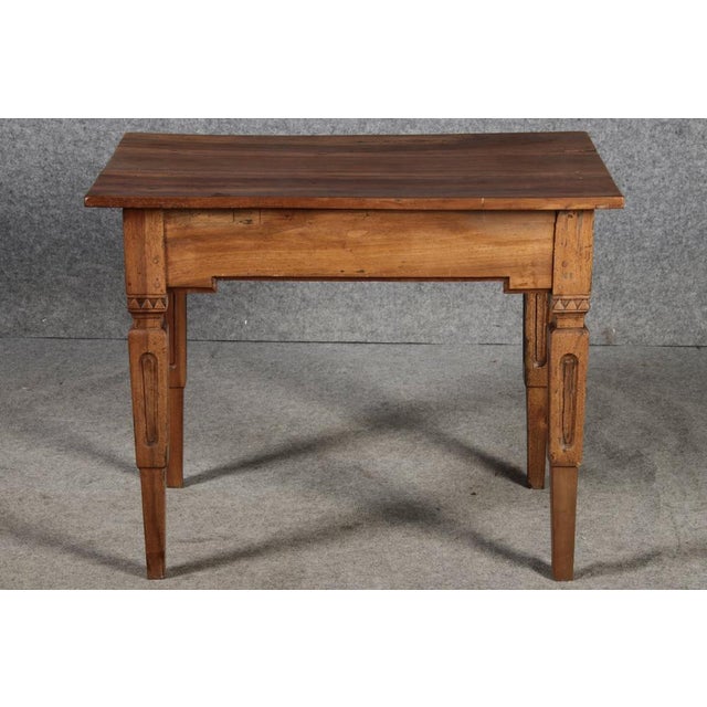 Small Louis XVI Style Writing Desk or Side Table in Walnut, 1780s For Sale - Image 14 of 18