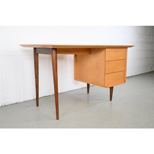 Mid-Century Modern Florence Knoll for Knoll Associates Mid Century Modern Desk For Sale - Image 3 of 13