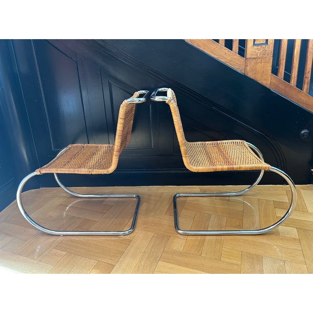 The iconic, rounded cantilever chair MR10 or S533 was designed by Mies van der Rohe for the 1927 "Die Wohnung" (The...