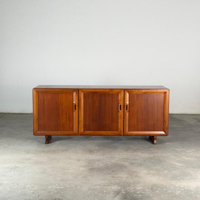 An exceptionally rare MB15 sideboard designed by Franco Albini for Poggi and produced in Italy between 1958 and the early...