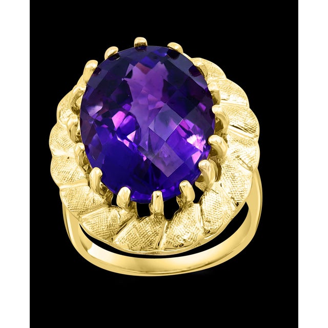 10 Carat Checker Board Amethyst Cocktail Ring in 14 Karat Yellow Gold For Sale - Image 17 of 18