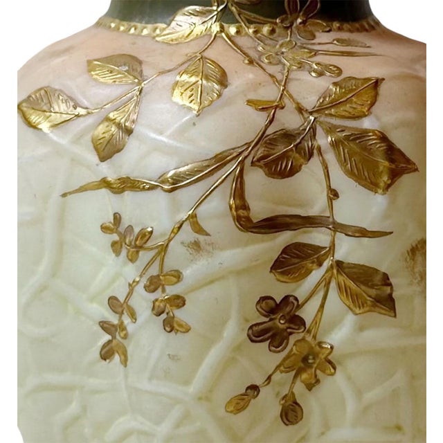 English Late 19th Century Hinrich's Melon Ware Vase For Sale - Image 3 of 5