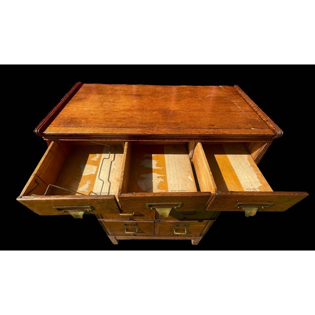 Arts & Crafts Rare 10 Drawer Antique Yawman and Erbe Mfg. Co. Oak Filing Cabinet With Brass Fittings C. 1900-1910 For Sale - Image 3 of 18