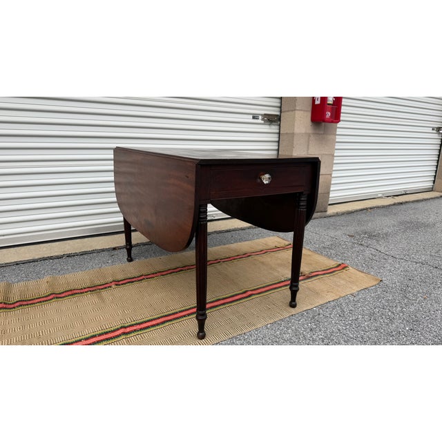 A Very Nice Antique Philadelphia Mahogany Sheraton Drop-Leaf Breakfast Table, Circa 1810 For Sale - Image 14 of 14