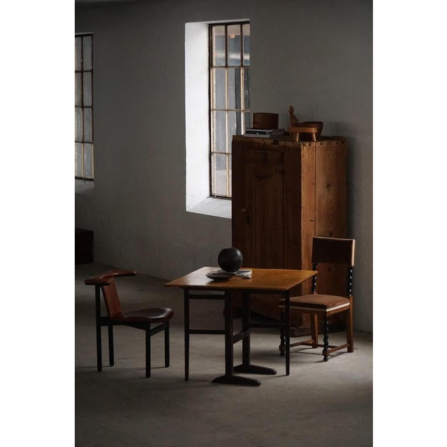 Antique Swedish Tilt-Top Table in Birchroot, 1800-1850s For Sale - Image 5 of 18