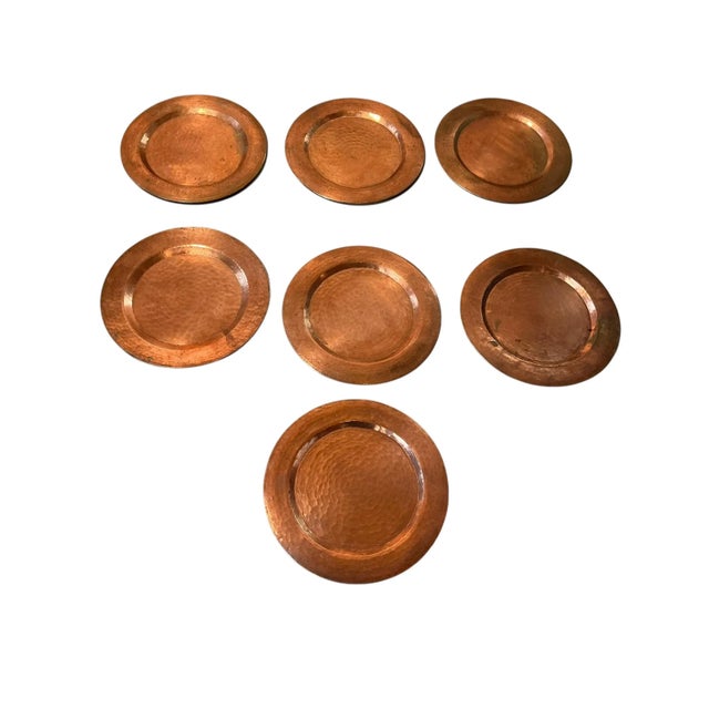 English Early 20th Century Eight Antique Hand Hammered Copper Chargers - Set of 8 For Sale - Image 3 of 4