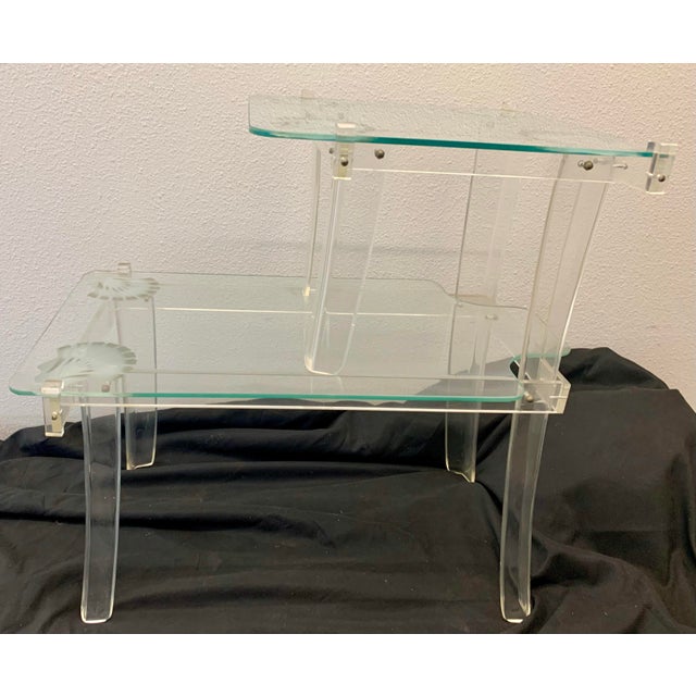 Hollywood Regency Vintage Hollywood Regency Lucite & Glass Side Table With Frosted Shell Detail For Sale - Image 3 of 10