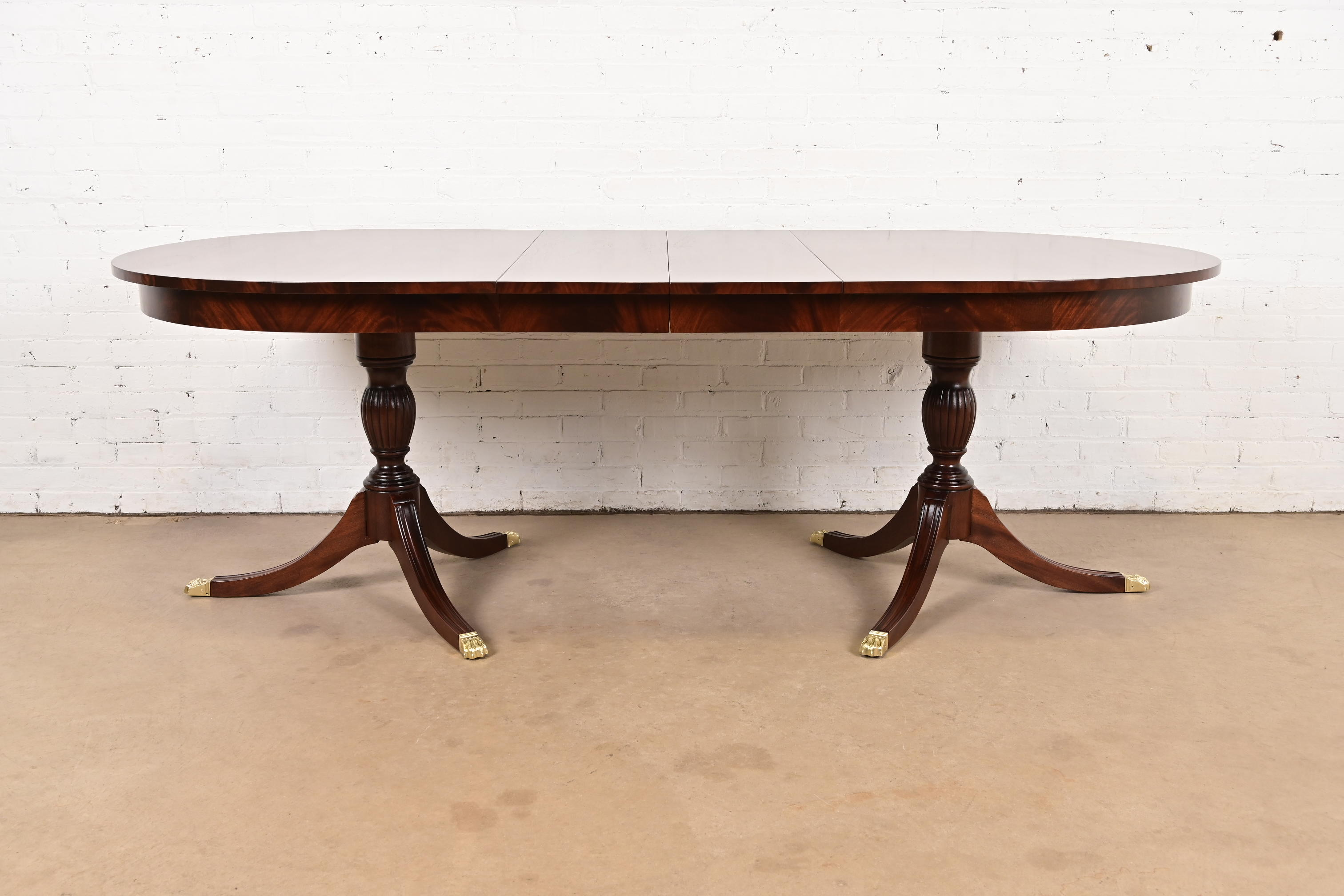 Henkel Harris Georgian Banded Mahogany Double Pedestal Extension