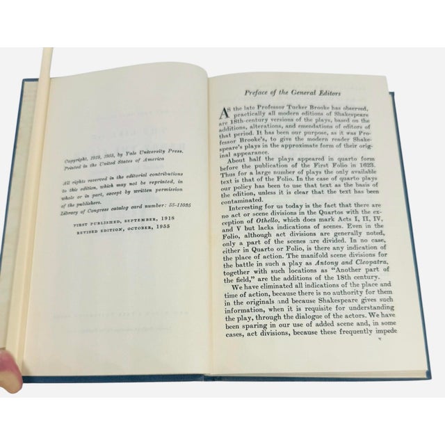 Early 20th Century The Yale Shakespeare: 4-Volume Collection — Cymbeline; Henry V; Henry Vi, Pt. Ii; Merry Wives For Sale - Image 9 of 12