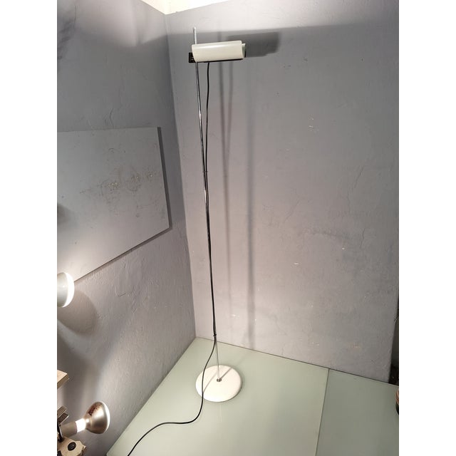 Model DM333 Floor Lamp by Vico Magistretti for Oluce, Milan, Italy, 1970s For Sale - Image 13 of 15