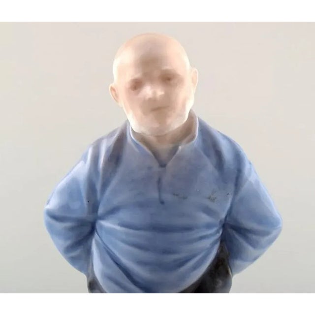 Porcelain Older Man Figurine Number 1001 from Royal Copenhagen, Early 20th Century For Sale - Image 5 of 8