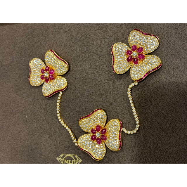Metal Natural 12 Ct Burma Ruby & 30 Ct Diamond Trio Pin 18 Karat Yellow Gold 78gm For Sale - Image 7 of 8